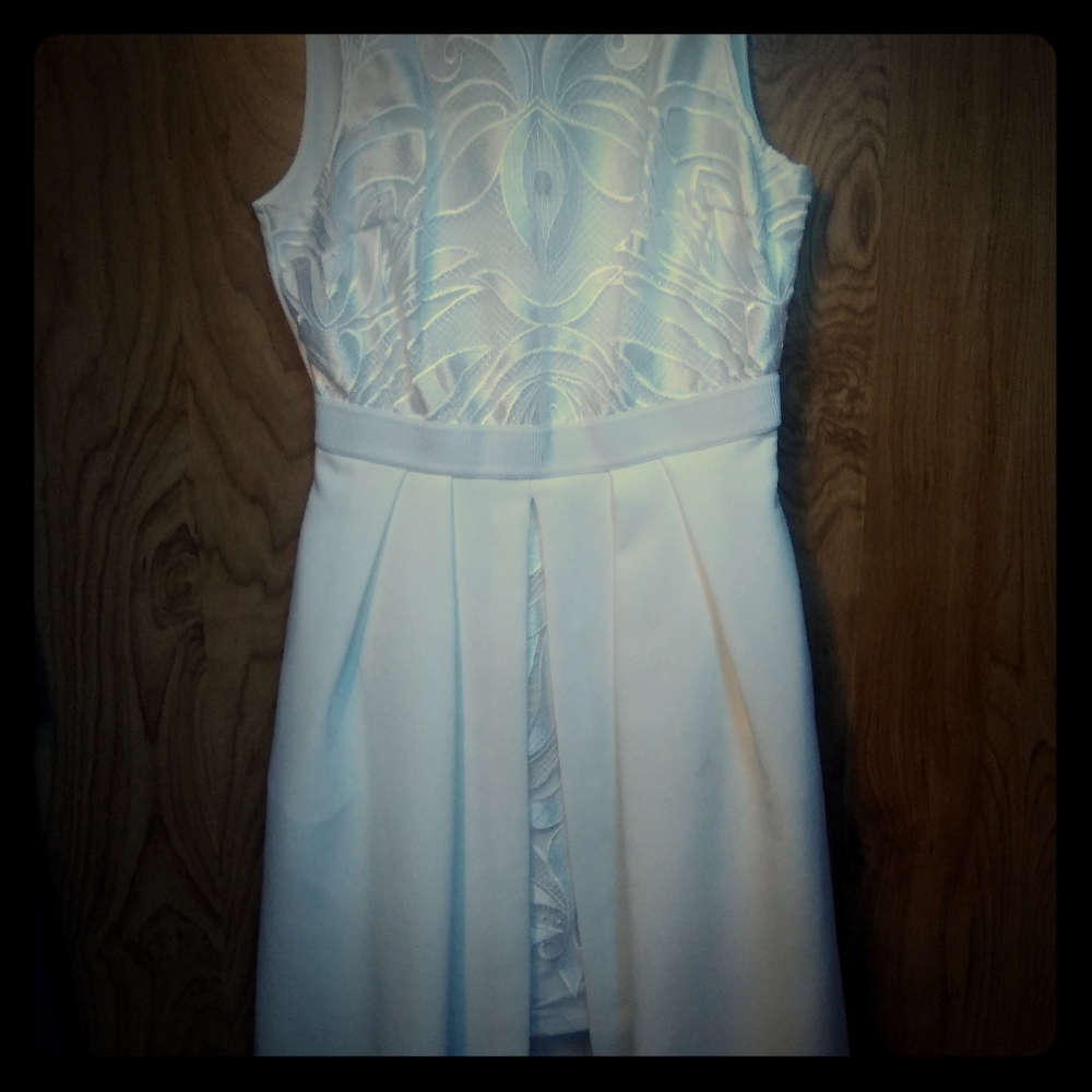 WHITE LACE DRESS